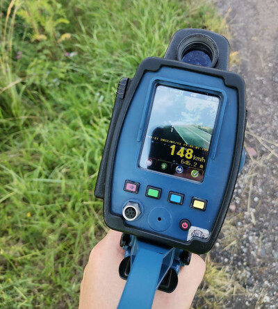 Laserowy miernik prędkości