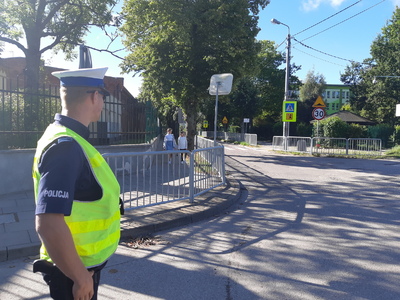 Policjanci podczas działań Bezpieczna droga do szkoły