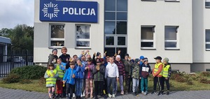 Wizyta uczniów II klasy w budynku Komendy Powiatowej Policji w Gołdapi