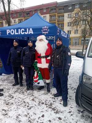 Policjanci podczas świątecznej imprezy w centrum miasta