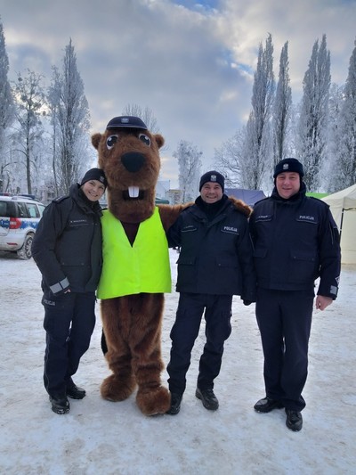 Policjanci podczas Jarmarku Świątecznego