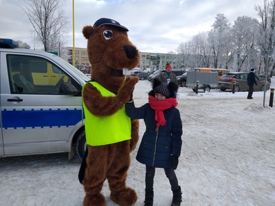 Policjanci podczas Jarmarku Świątecznego