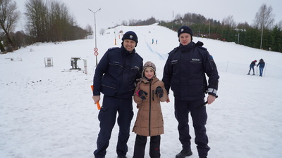 Działania policjantów pn. "kręci mnie bezpieczeństwo na stoku"
