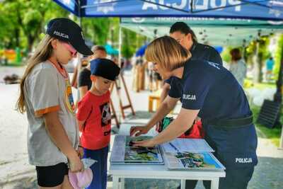 Policjanci podczas festynów rodzinnych