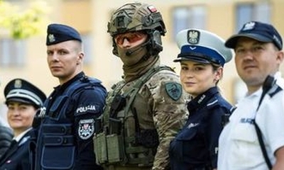 policjanci